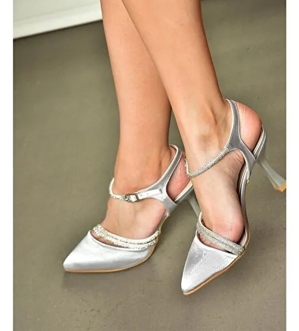 P246065404 Gümüş Saten Kumaş İnce Topuklu Kadın Abiye Ayakkabı - Görsel 1