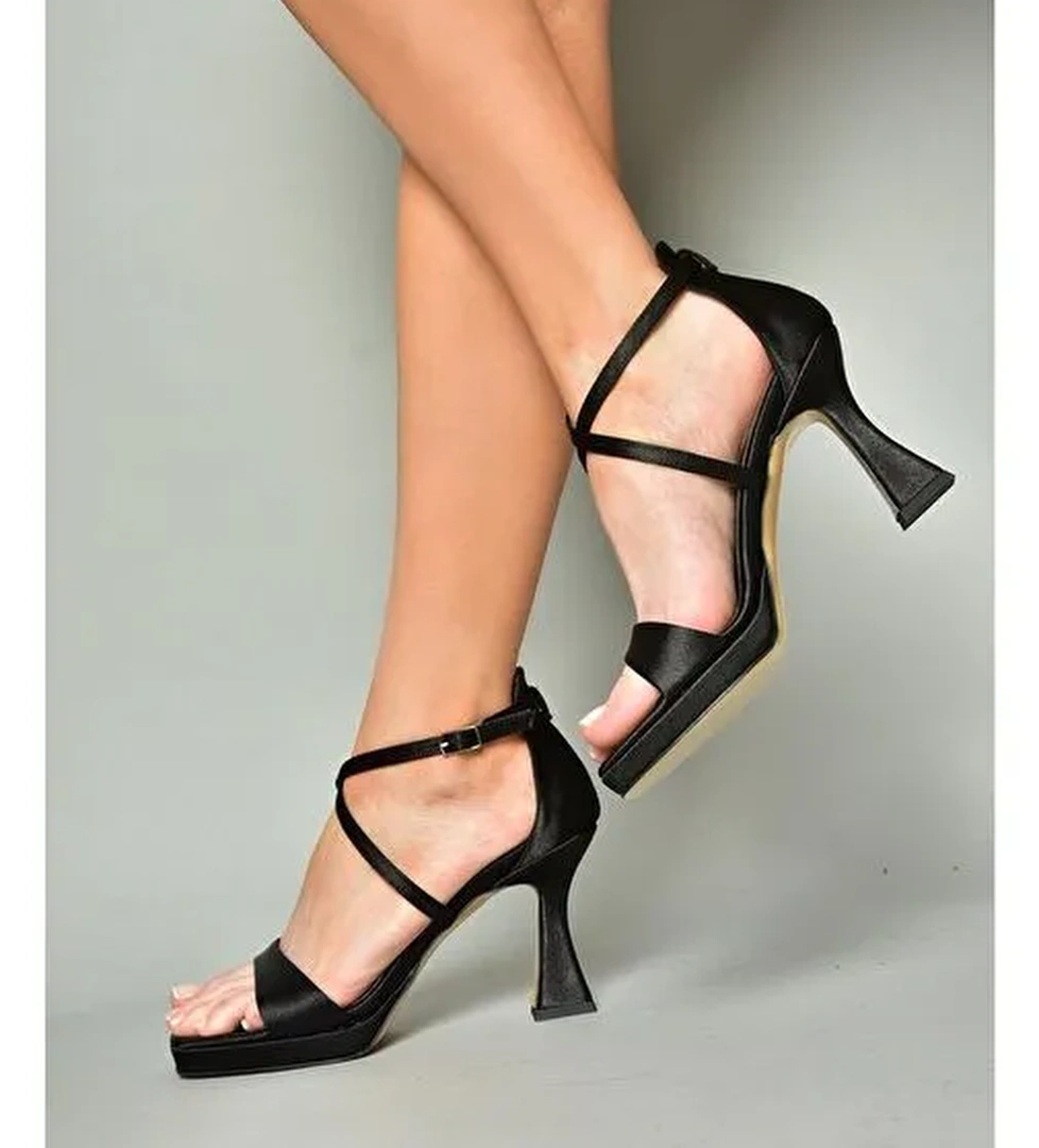 S569315404 Siyah Kumaş Kalın Topuklu Ayakkabı - Görsel 1