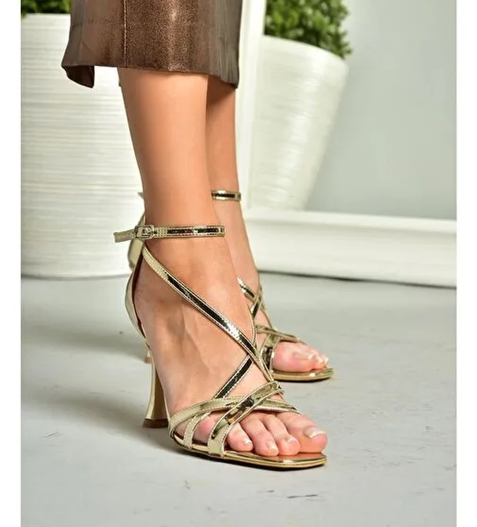 S569815334 Altın Ayna İnce Topuklu Kadın Abiye Ayakkabı - Görsel 1