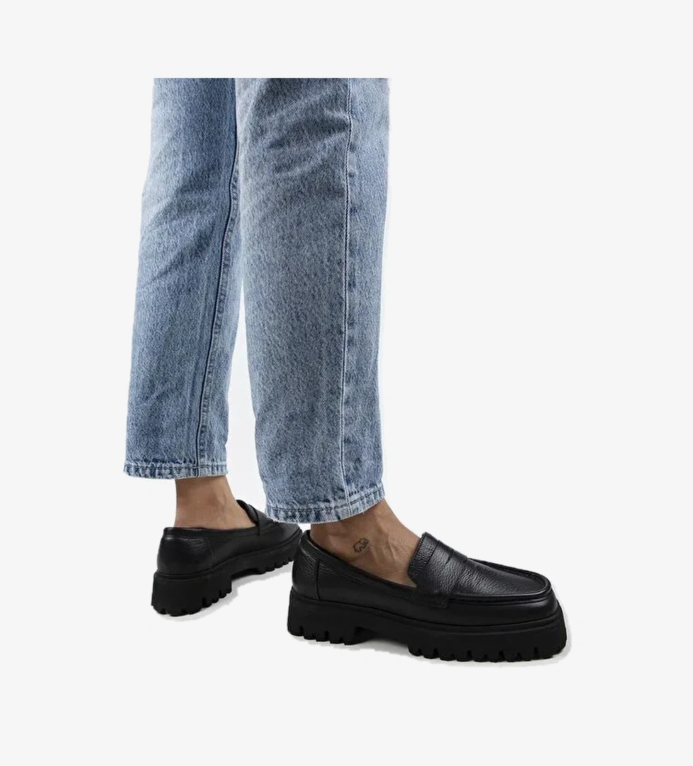 Manijero Cepmen Kadın Deri Köşeli Hakiki Deri Loafer Siyah Ayakkabı - Görsel 1