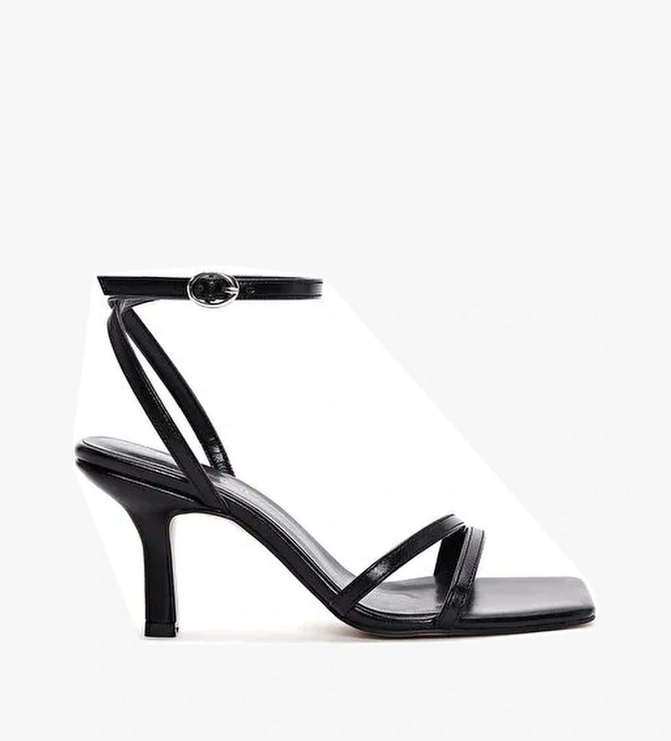 Kadın Siyah Bilekten Bantlı Topuklu Sandalet 25SFE390018 - Görsel 1