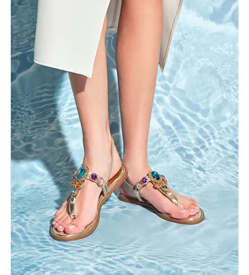 Kadın Altın Taşlı Parmak Arası Sandalet 25SFE491014 - Görsel 1