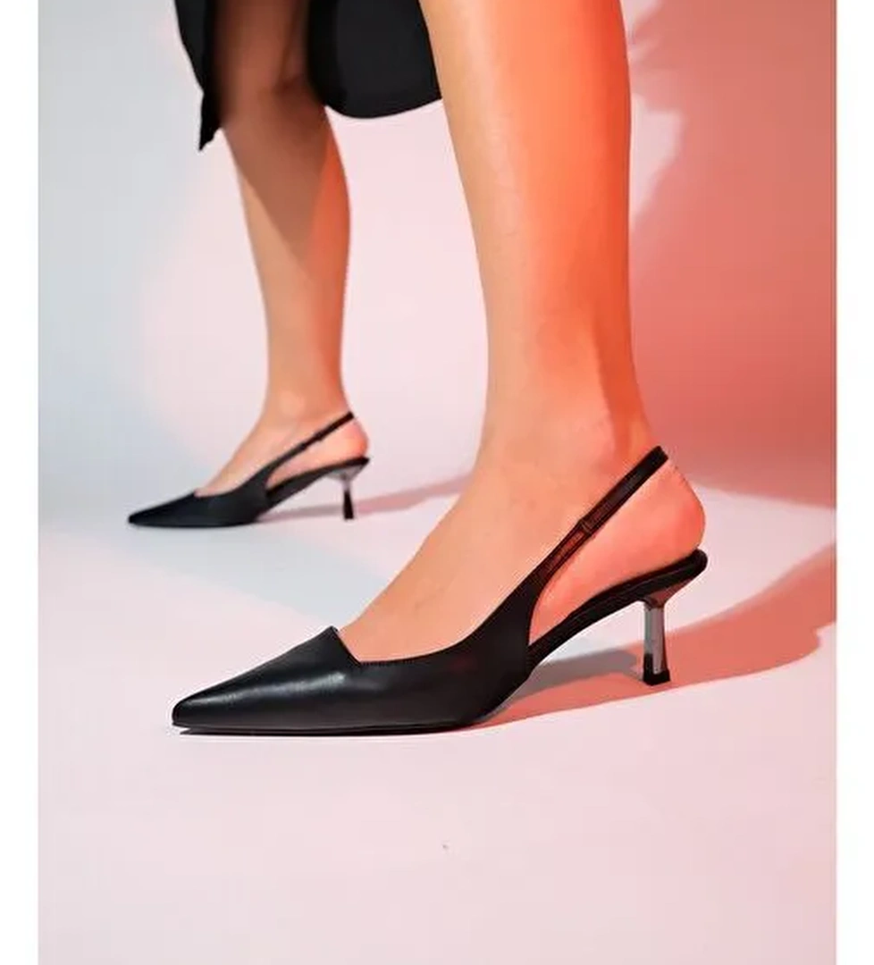 MARTEN Siyah Cilt Kadın Sivri Burun Arkası Açık İnce Topuklu Ayakkabı - Görsel 1