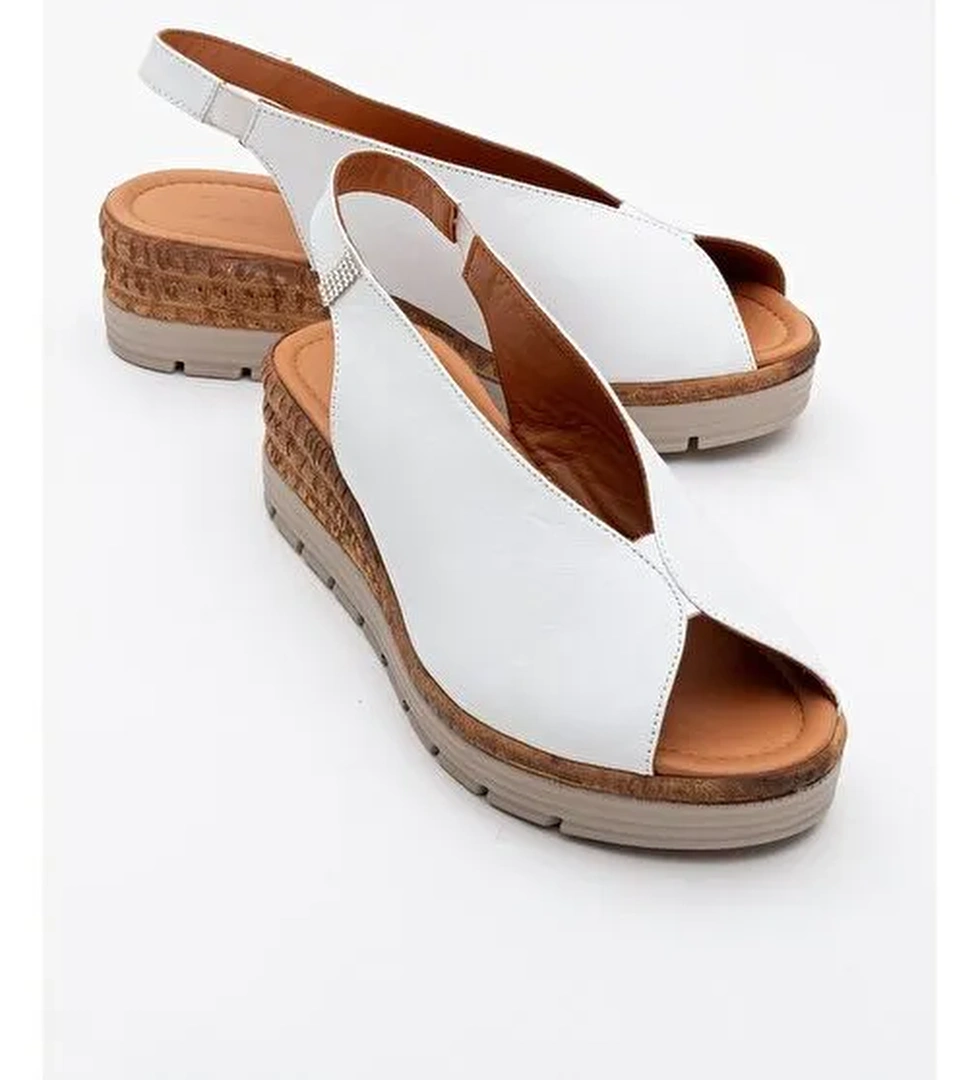BLOM Beyaz Hakiki Deri Kadın Dolgu Topuk Sandalet - Görsel 1
