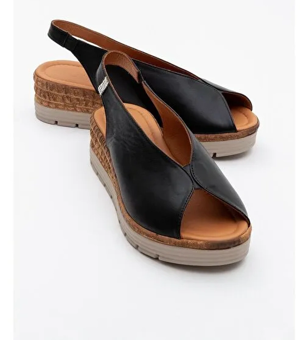 BLOM Siyah Hakiki Deri Kadın Dolgu Topuk Sandalet - Görsel 1