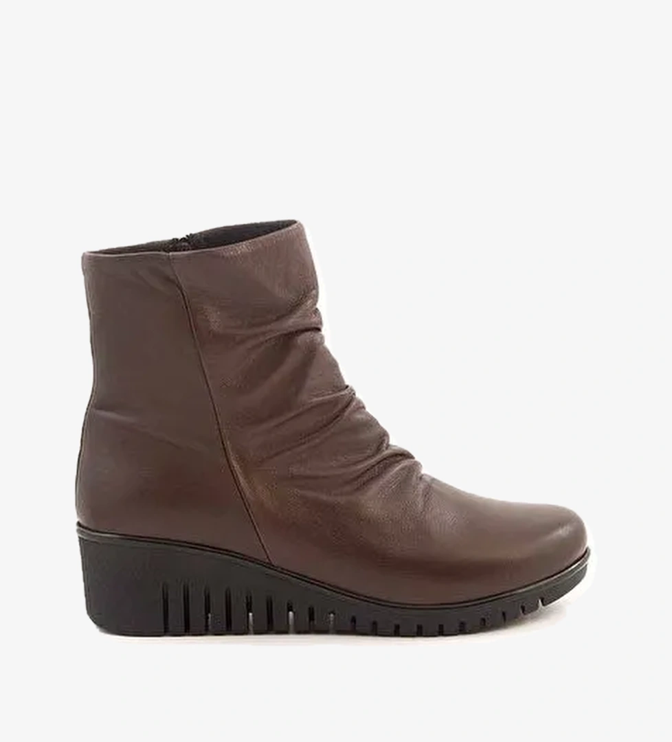 Tanca Kadın Bot 2001 - Görsel 1