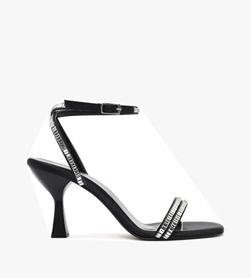 Kadın Siyah Bilekten Tokalı Taşlı İnce Topuklu Sandalet 25SFE3911TS - Görsel 1