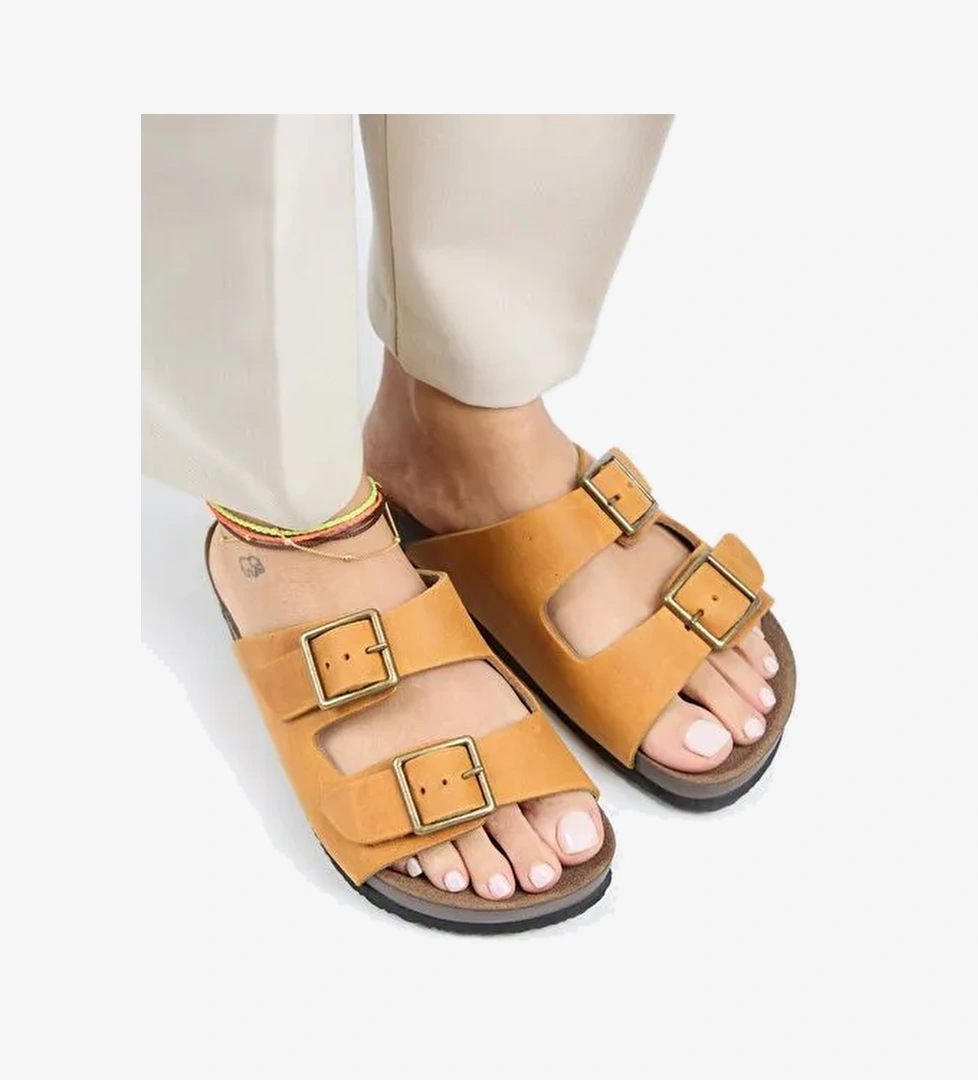 Manijero (Anjelic Eskitme ) Kadın Hakiki Deri Çift Tokalı Taba Terlik - Görsel 1