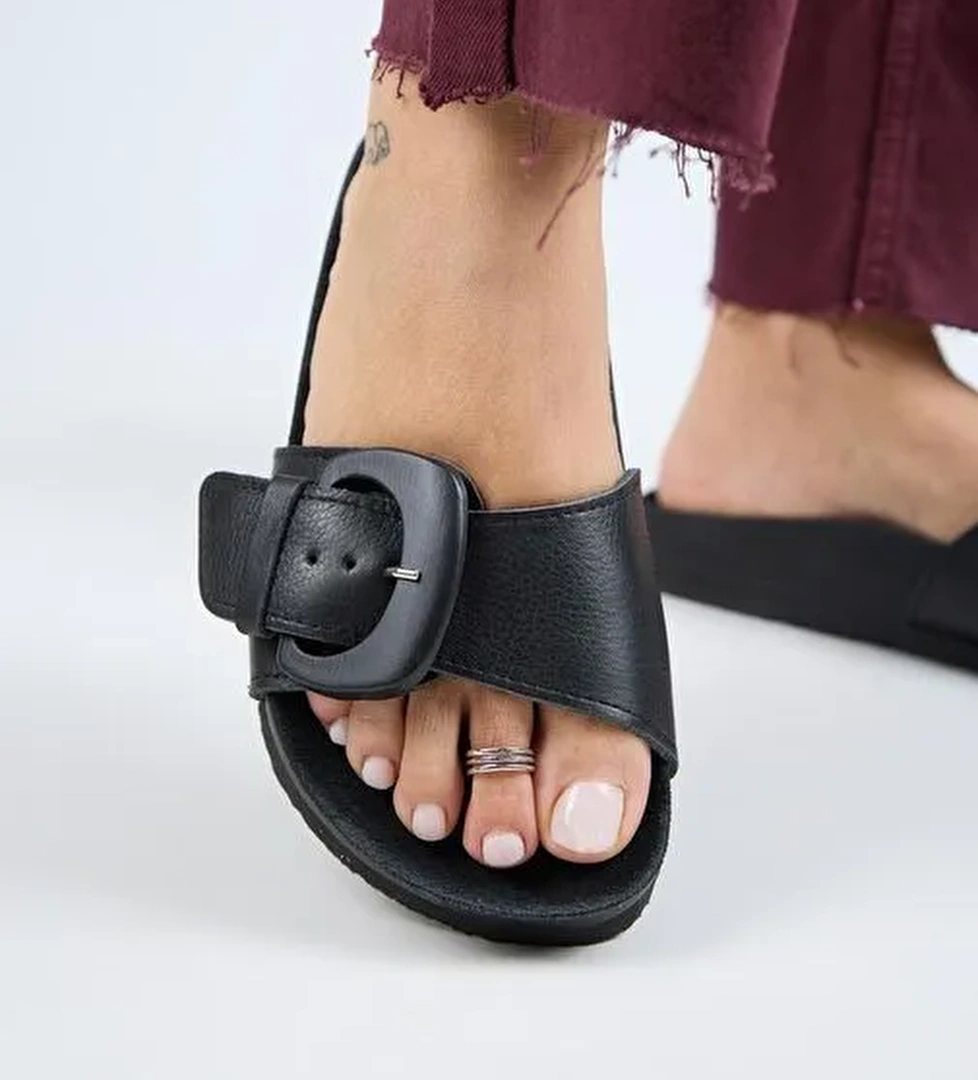 Manijero (Alandra 2 ) Kadın Hakiki Deri Tek Tokalı Siyah Terlik - Görsel 1