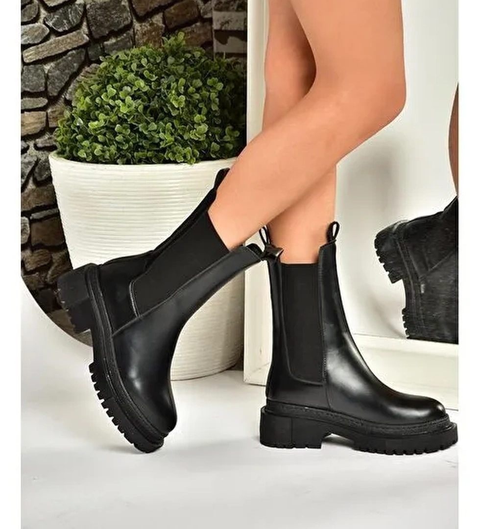 T652449009 Siyah Kalın Tabanlı Kadın Bot - Görsel 1