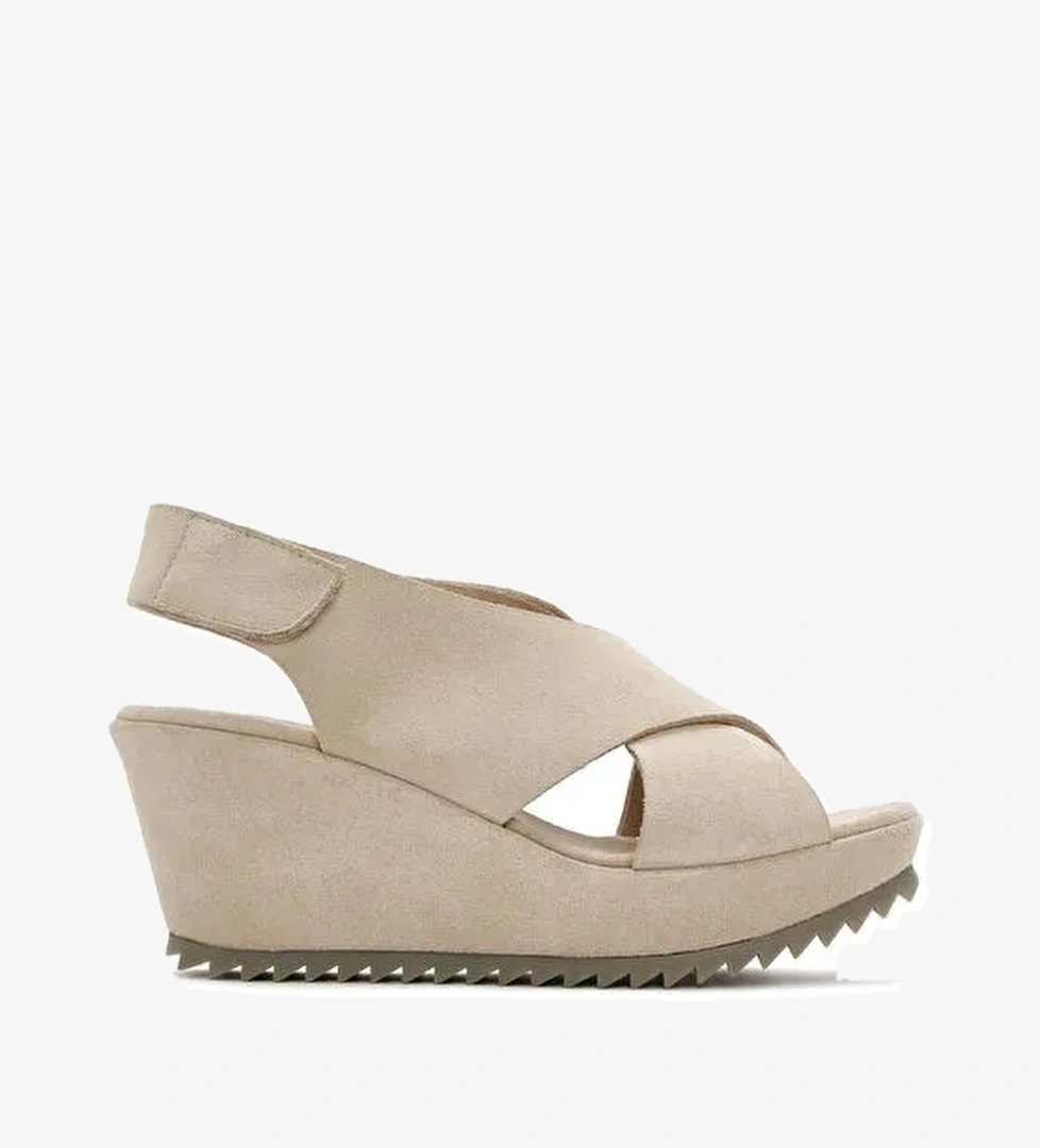 Kadın Bej Arkadan Bantlı Dolgu Topuklu Süet Deri Sandalet 25SFD141010 - Görsel 1