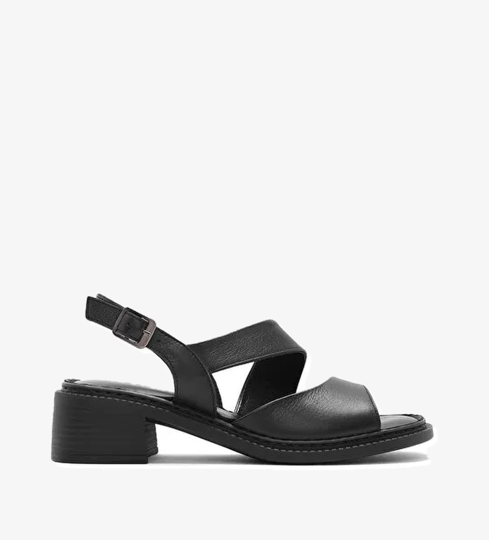 Kadın Siyah Bilekten Tokalı Kısa Topuklu Deri Sandalet 25SFD341118 - Görsel 1