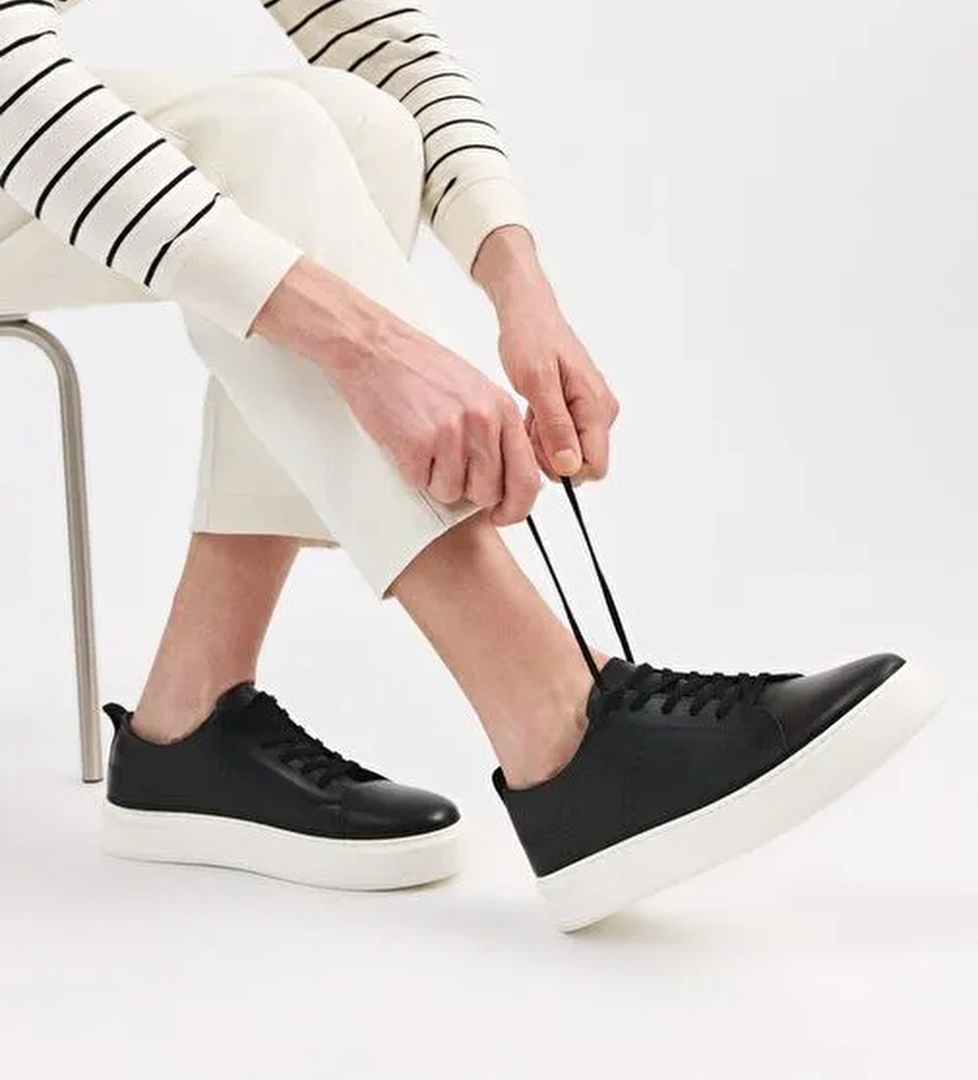 Erkek Deri Siyah Hafif Tabanlı Spor Ayakkabı - Görsel 1