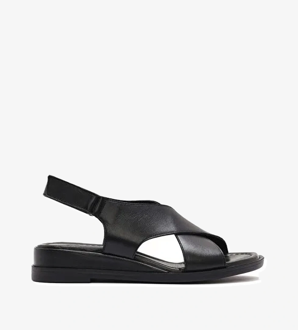 Kadın Siyah Bantlı Deri Sandalet 25SFD362618 - Görsel 1