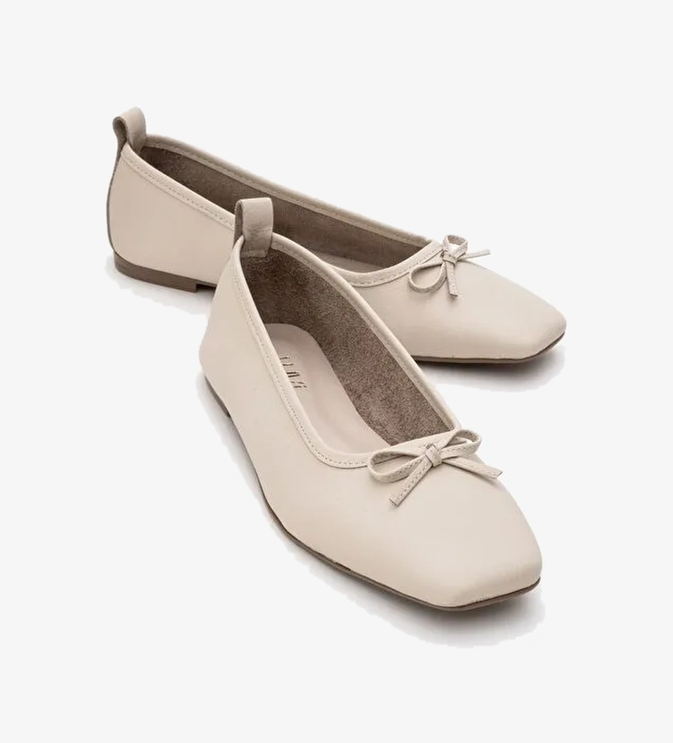 SOSA Ekru Cilt Hakiki Deri Küt Burunlu Fiyonklu Kadın Babet Ayakkabı - Görsel 1