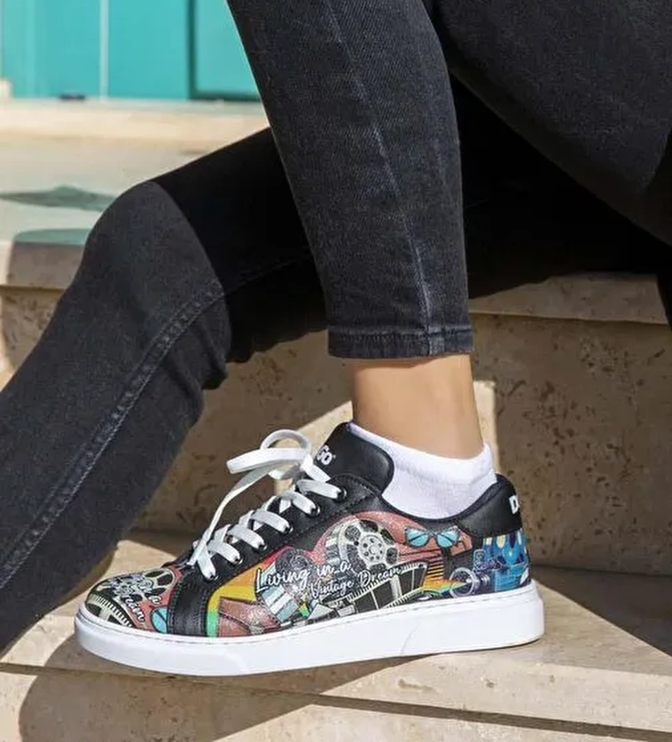 Kadın Vegan Deri Siyah Sneakers - Living in a Vintage Dream Tasarım - Görsel 1