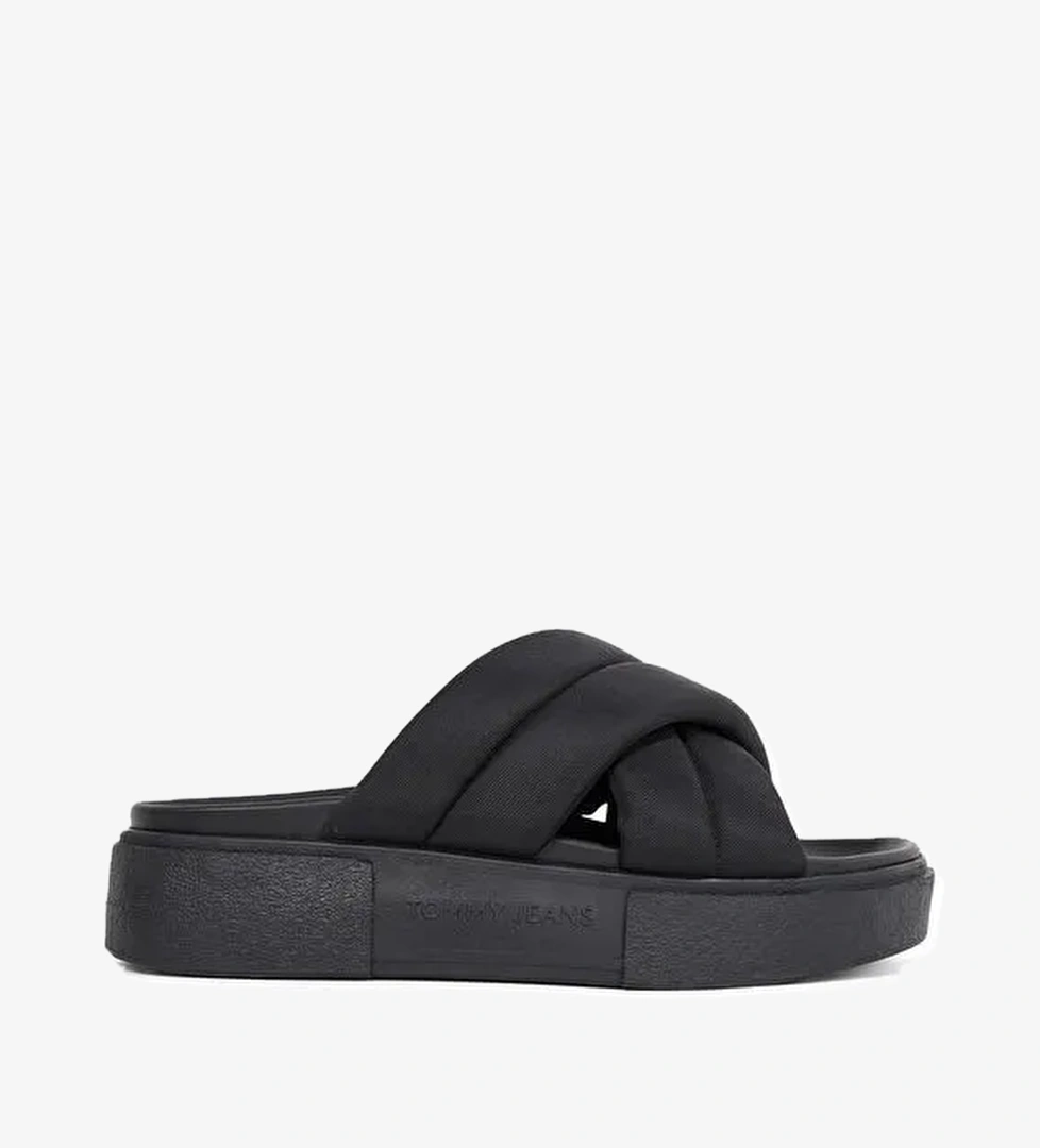 Tommy Hilfiger Tommy Hilfiger Siyah Kadın Terlik EN0EN02775 model görseli