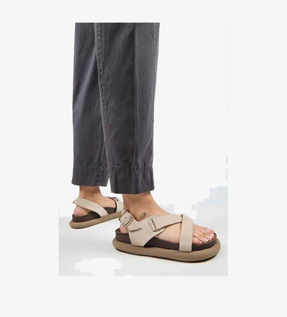 Manijero Azelya Kadın Hakiki Deri Tokalı Atkılı Bej Sandalet - Görsel 1