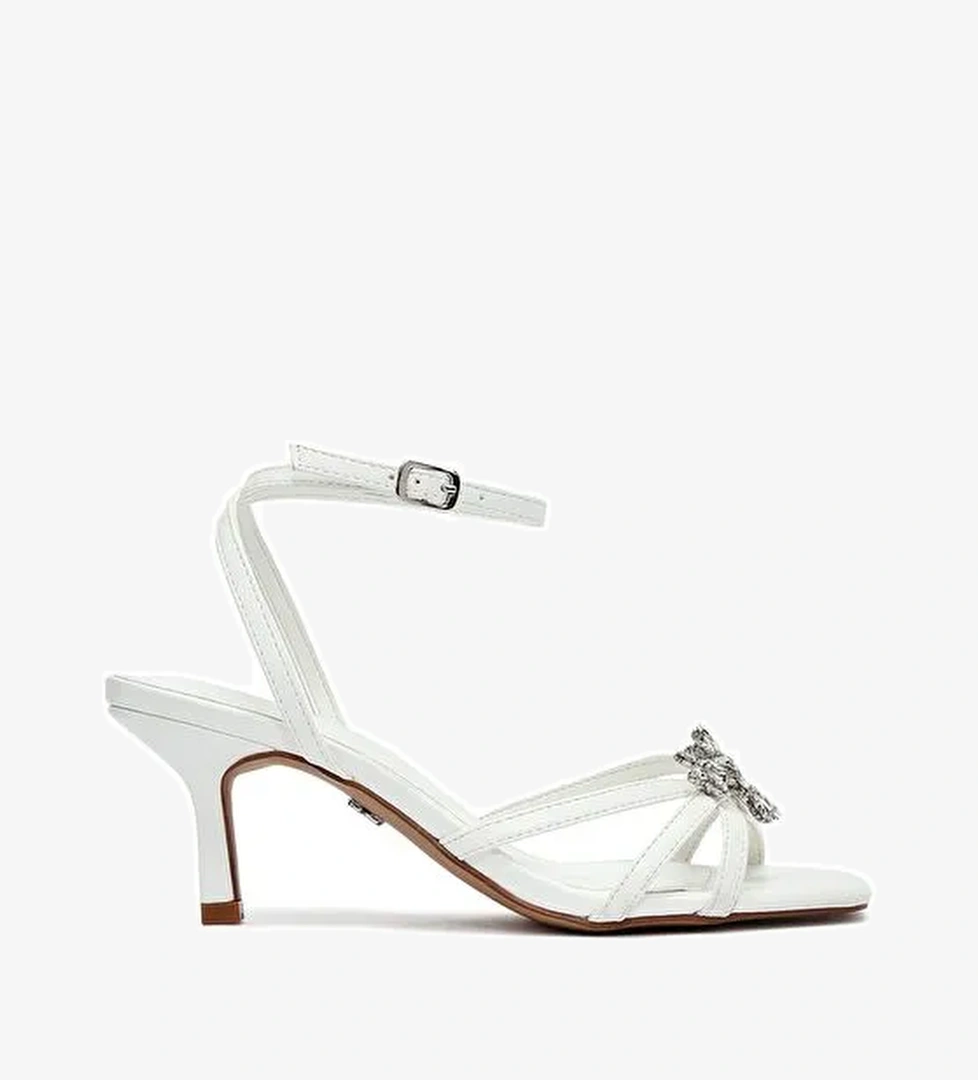 Kadın Beyaz Bilekten Tokalı Taşlı İnce Kısa Topuklu Sandalet 25SFE481818 - Görsel 1