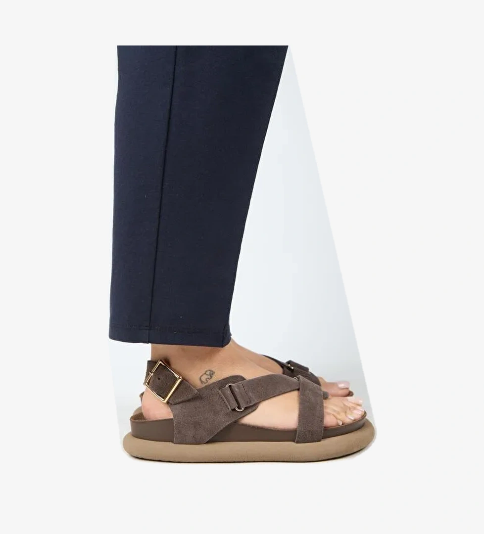 Manijero Azelya Kadın Hakiki Deri Tokalı Atkılı Açık Kahve Sandalet - Görsel 1