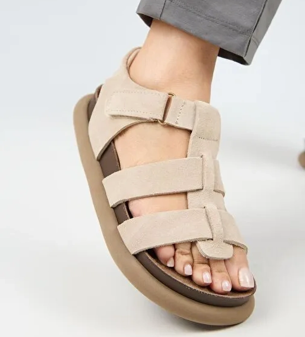 Manijero Capra Kadın Hakiki Deri Atkılı Cırtlı Bej Sandalet - Görsel 1