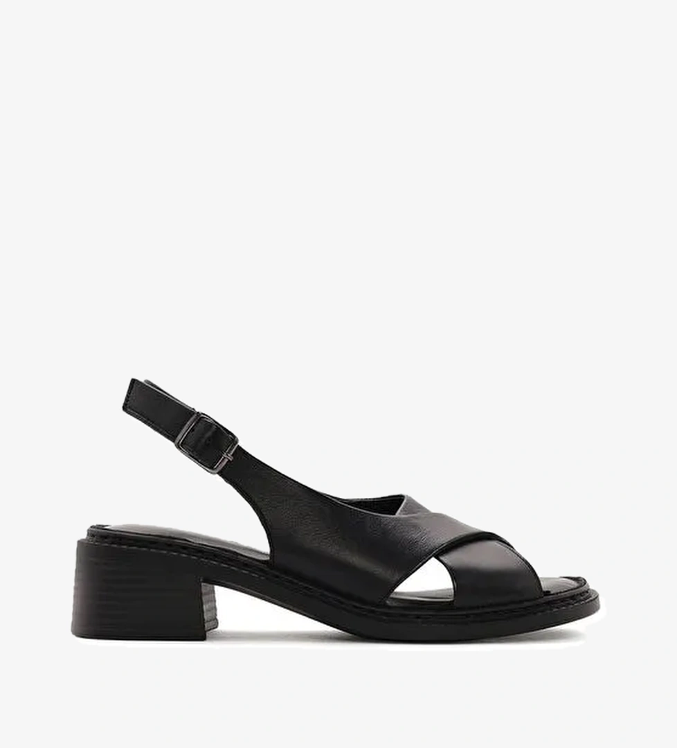 Kadın Siyah Bilekten Tokalı Kısa Topuklu Deri Sandalet 25SFD342818 - Görsel 1