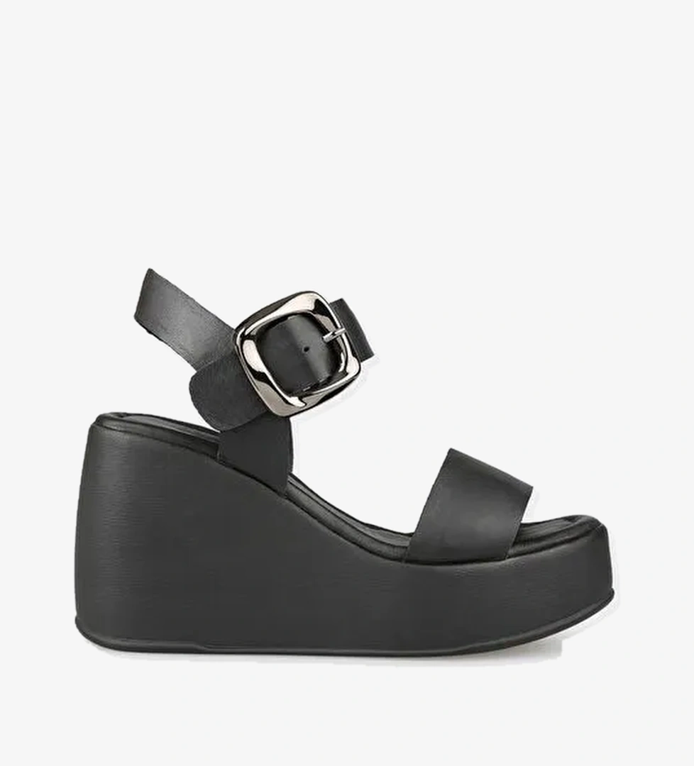 Siyah Deri Kadın Dolgu Topuk Sandalet - Görsel 1