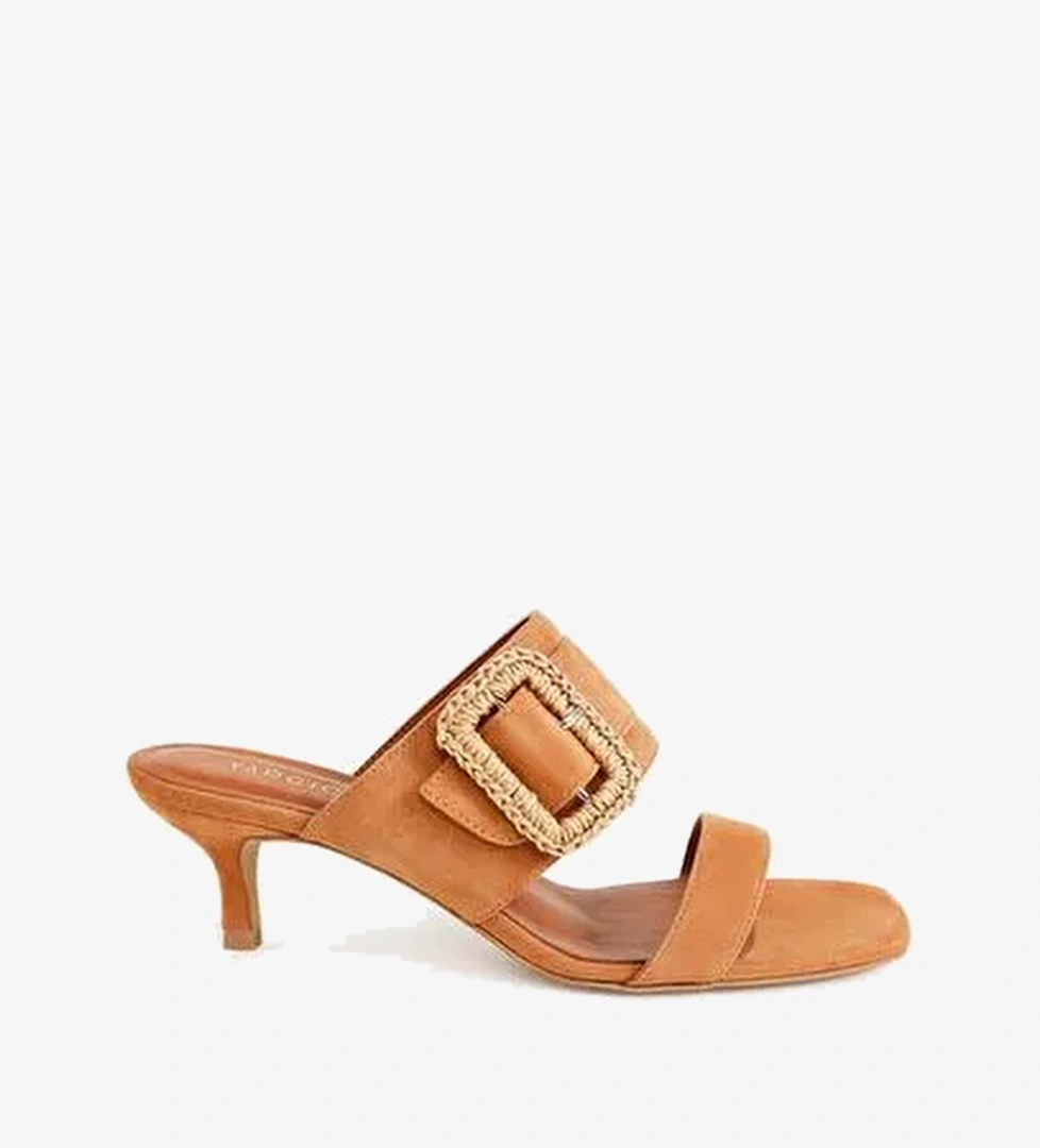 Toka Detaylı Deri Topuklu Terlik - Görsel 1