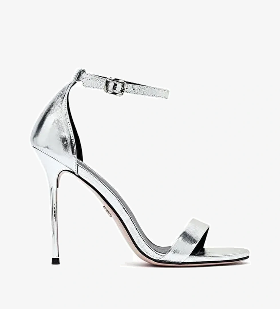 Kadın Gümüş Bilekten Tokalı Yüksek İnce Topuklu Metalik Deri Sandalet 25SFD494532 - Görsel 1