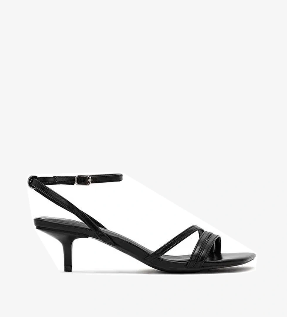 Kadın Siyah Bilekten Tokalı İnce Kısa Topuklu Sandalet 25SFE485918 - Görsel 1