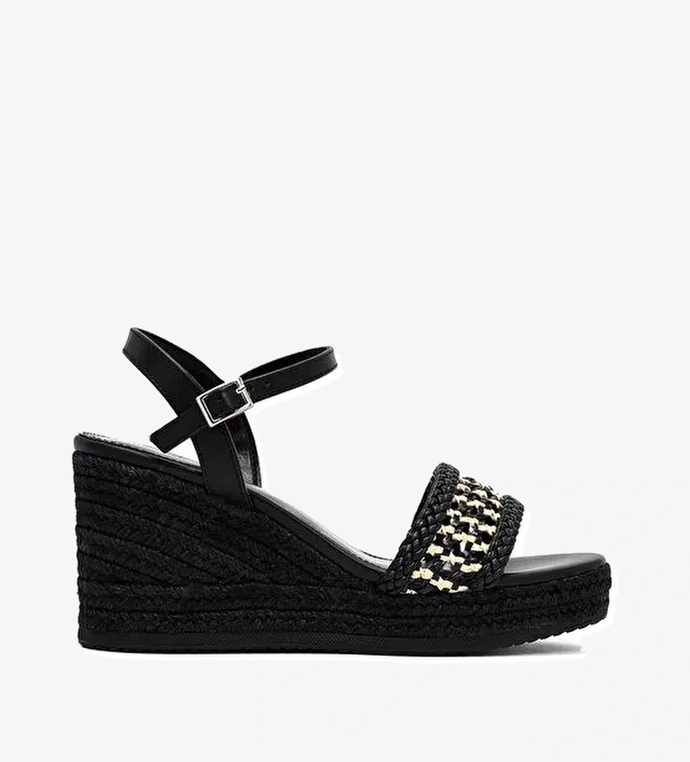 Kadın Siyah Bilekten Tokalı Örgülü Dolgu Topuklu Espadril Sandalet 25SFE482729 - Görsel 1