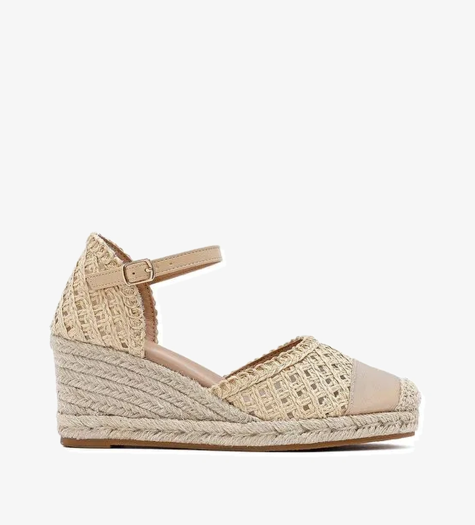 Kadın Krem Bilekten Tokalı Örgülü Dolgu Topuklu Espadril Sandalet 25SFE401929 - Görsel 1