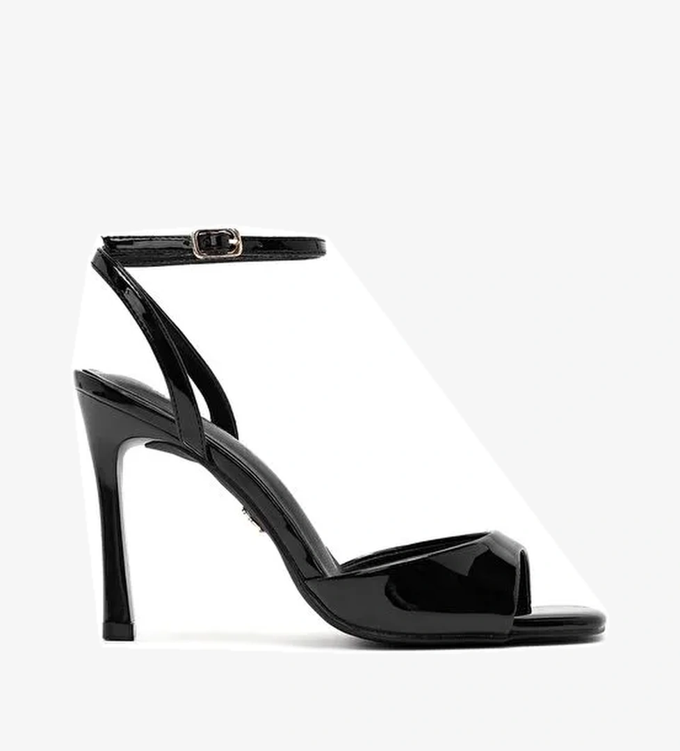 Kadın Siyah Bilekten Tokalı Yüksek İnce Topuklu Sandalet 25SFE493616 - Görsel 1