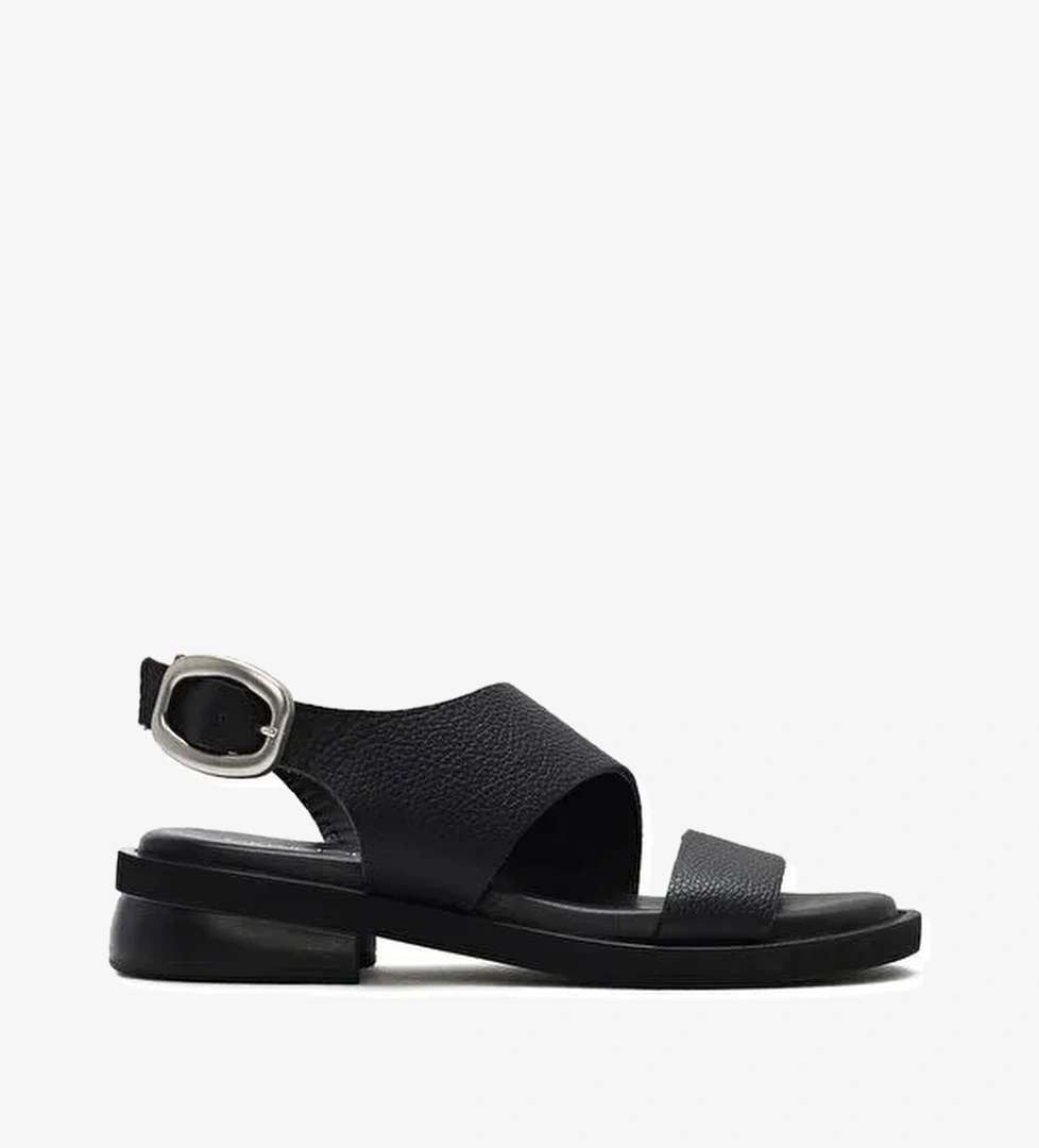 Kadın Siyah Tokalı Deri Sandalet 25SFD2014FT - Görsel 1