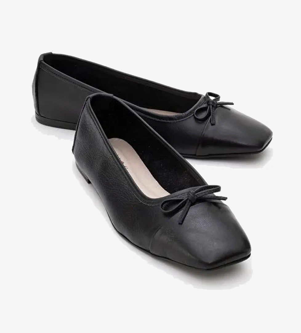 ROMY Siyah-Siyah Cilt Hakiki Deri Küt Burunlu Fiyonklu Kadın Babet Ayakkabı - Görsel 1