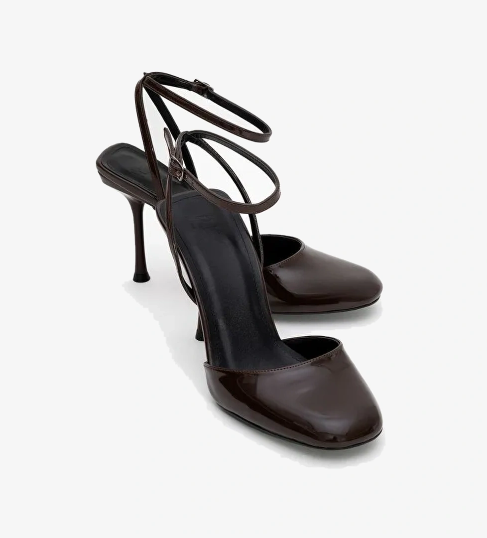 BLUES Kahverengi Rugan Yuvarlak Burun Bilekten Bağlamalı Kadın Yüksek Topuklu Ayakkabı - Görsel 1