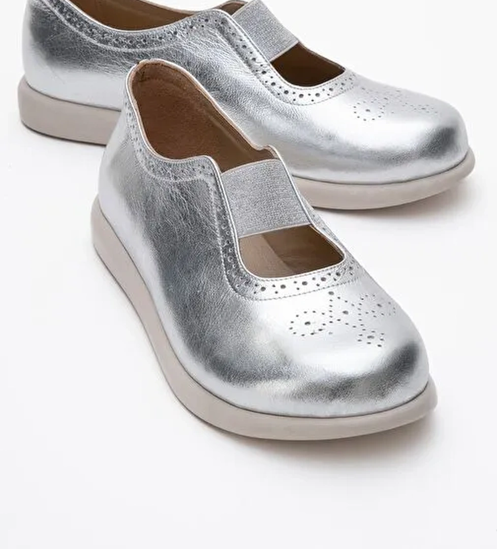 CHELLE Metalik Gümüş Lastikli Hakiki Deri Kadın Günlük Ayakkabı
