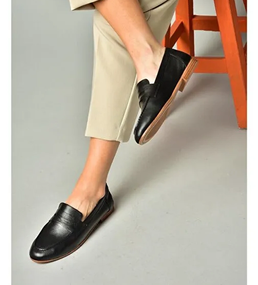 S944007803 Siyah Hakiki Deri Kadın Babet - Görsel 1