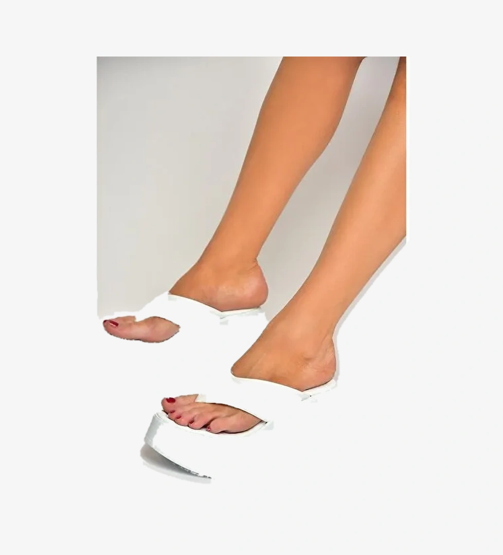 S973401709 Beyaz Dolgu Tabanlı Parmak Arası Kadın Terlik - Görsel 1