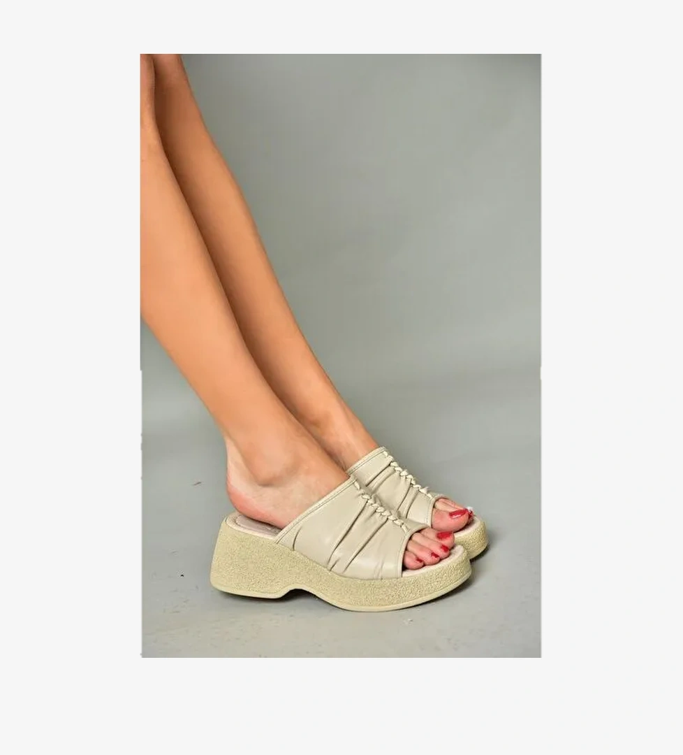 S996443009 Bej Kalın Tabanlı Kadın Terlik - Görsel 1