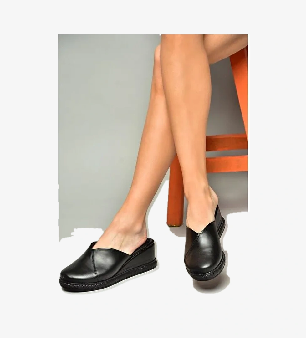 S674307509 Siyah Dolgu Tabanlı Kadın Terlik - Görsel 1