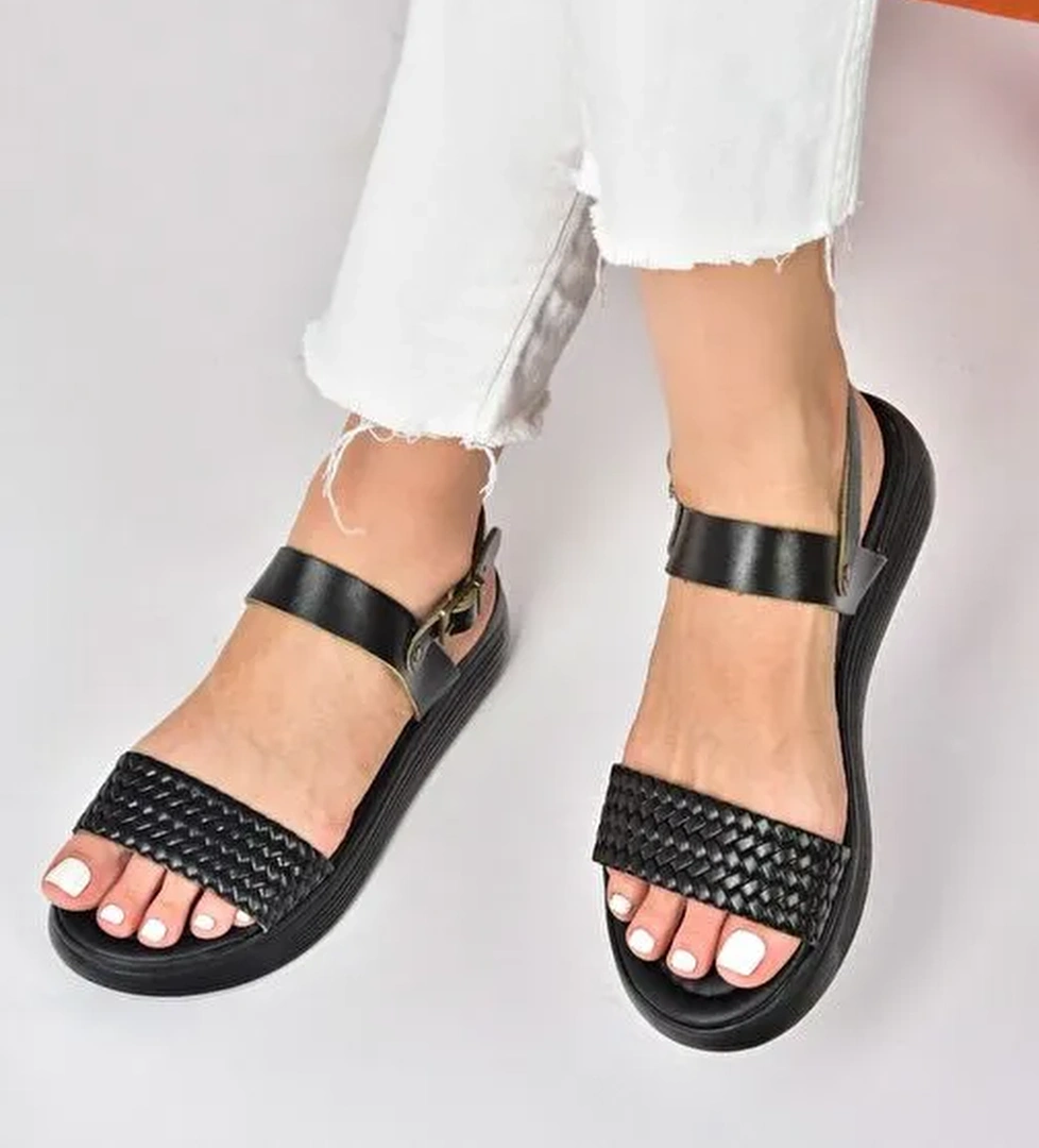 Siyah Hakiki Deri Örgü Modelli Günlük Kadın Sandalet M291053603 - Görsel 1