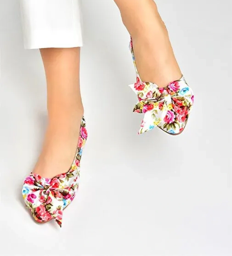 Beyaz/Kırmızı Saten Kumaş Çiçek Baskı Kadın Babet H726809004 - Görsel 1