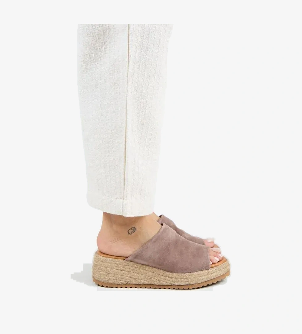 Manijero Francis Kadın Hakiki Deri Düz Tek Bantlı Espadril Vizon Terlik - Görsel 1