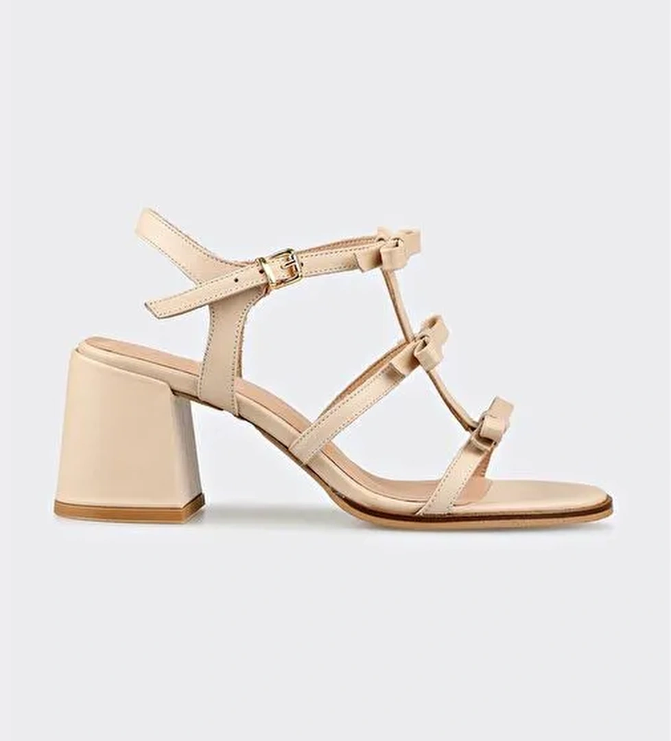 Bej Deri Kadın Sandalet - Görsel 1