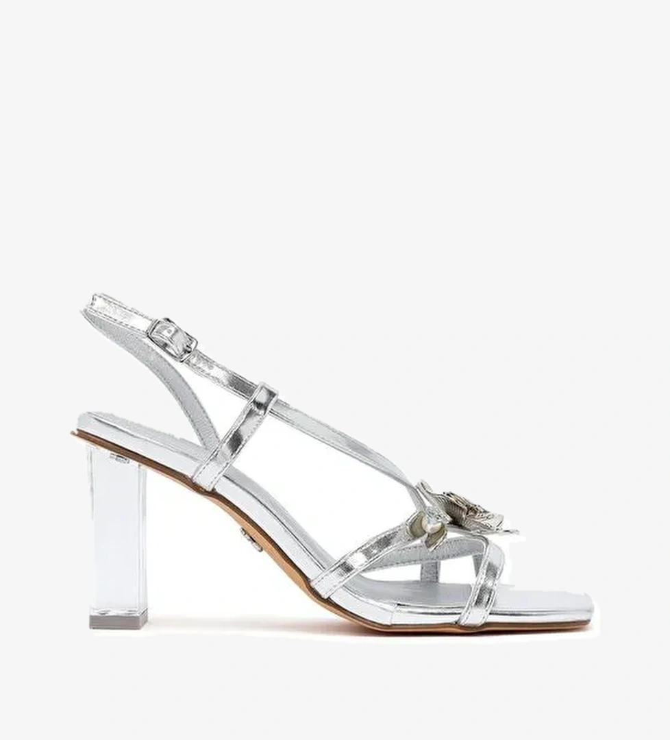 Kadın Gümüş Bilekten Tokalı Kalın Topuklu Metalik Sandalet 25SFD442632 - Görsel 1
