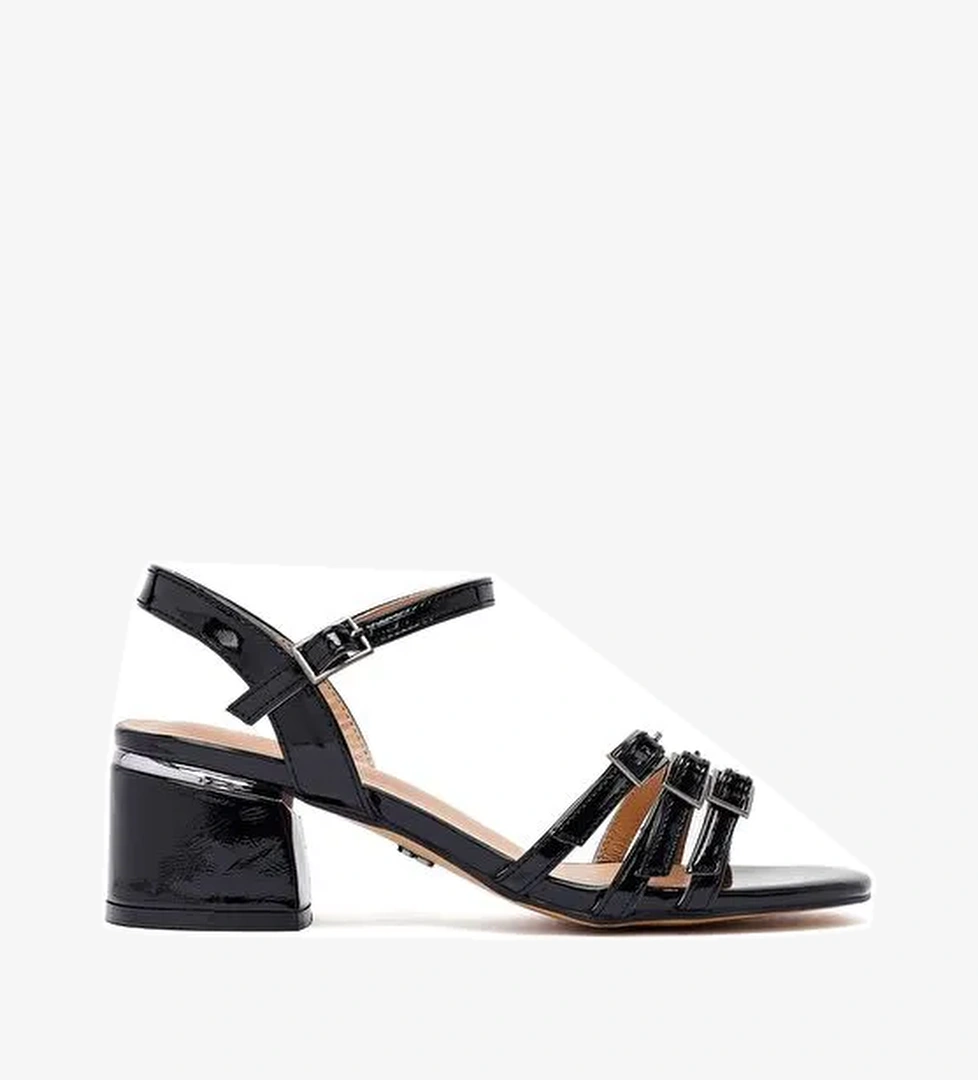 Kadın Siyah Bilekten Tokalı Kalın Rugan Topuklu Sandalet 25SFE466416 - Görsel 1