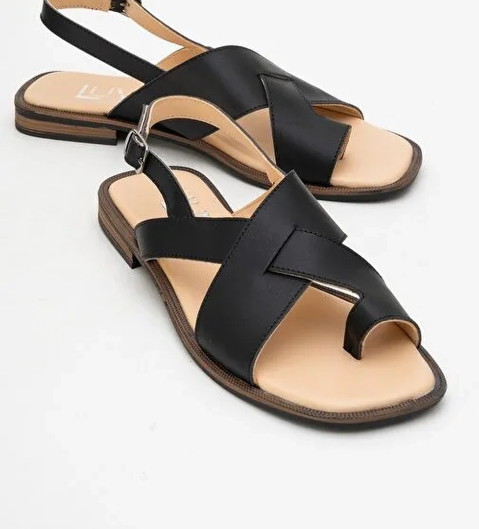 LOUNA Siyah Cilt Hakiki Deri Parmak Arası Kadın Sandalet - Görsel 1