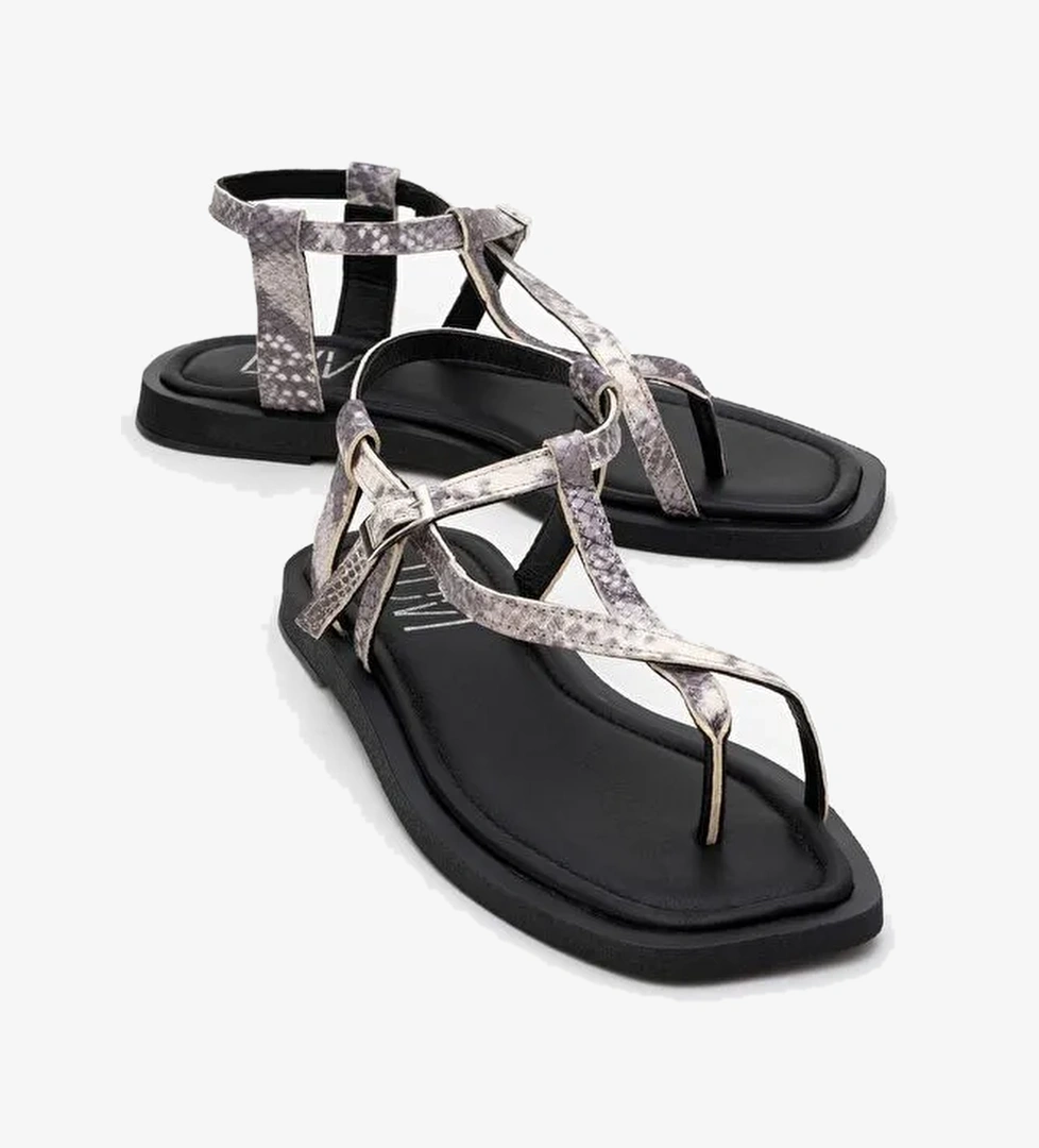 JAMİE Siyah Beyaz Desenli Hakiki Deri Kadın Parmak Arası Sandalet - Görsel 1