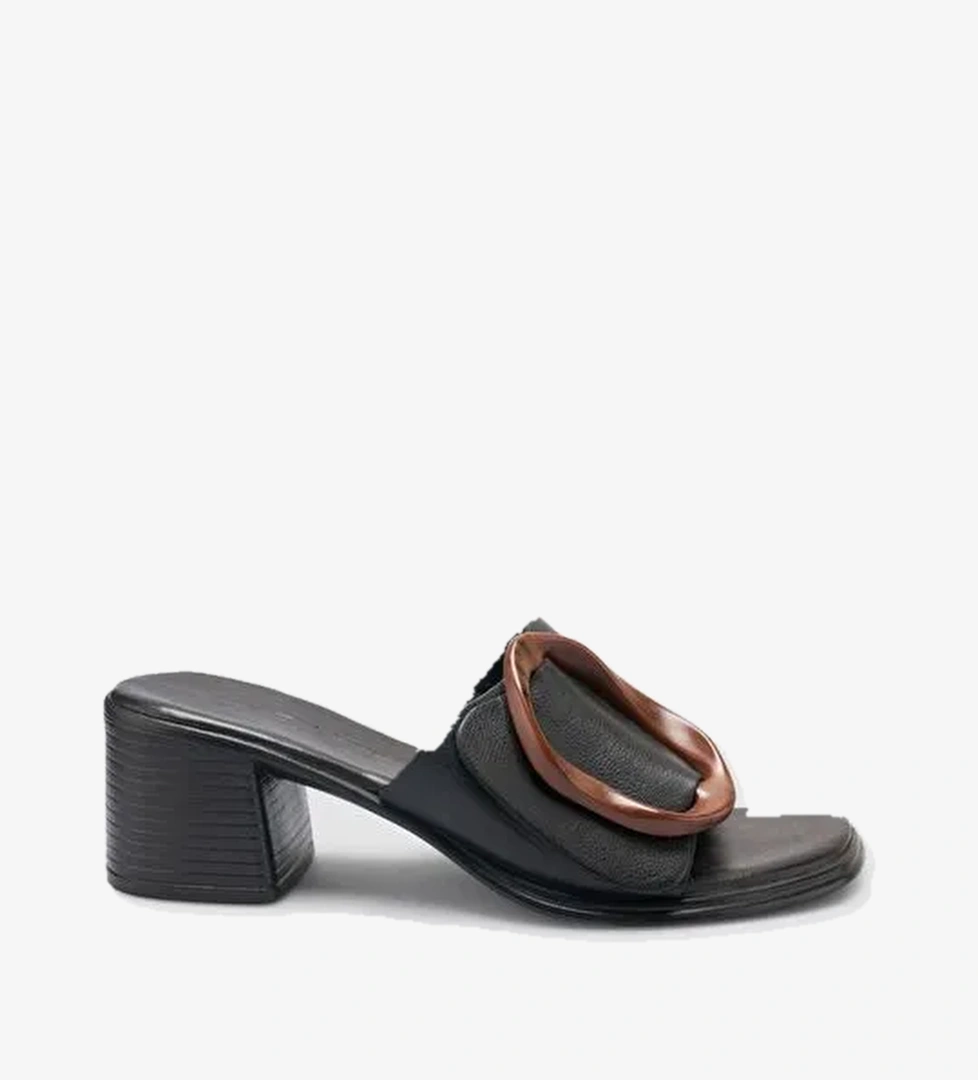 %100 Hakiki Deri Toka Detaylı Siyah Kadın Terlik - Görsel 1
